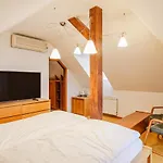 Guest house U Modreho Orla - At The Blue Eagle Prague